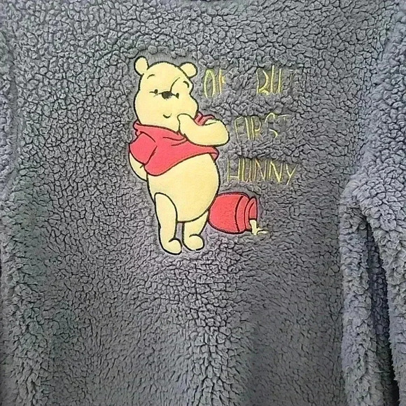 Disney Winnie the Pooh Ok But First Honey Grey Fuzzy Sweater Size Small Juniors - Picture 2 of 4